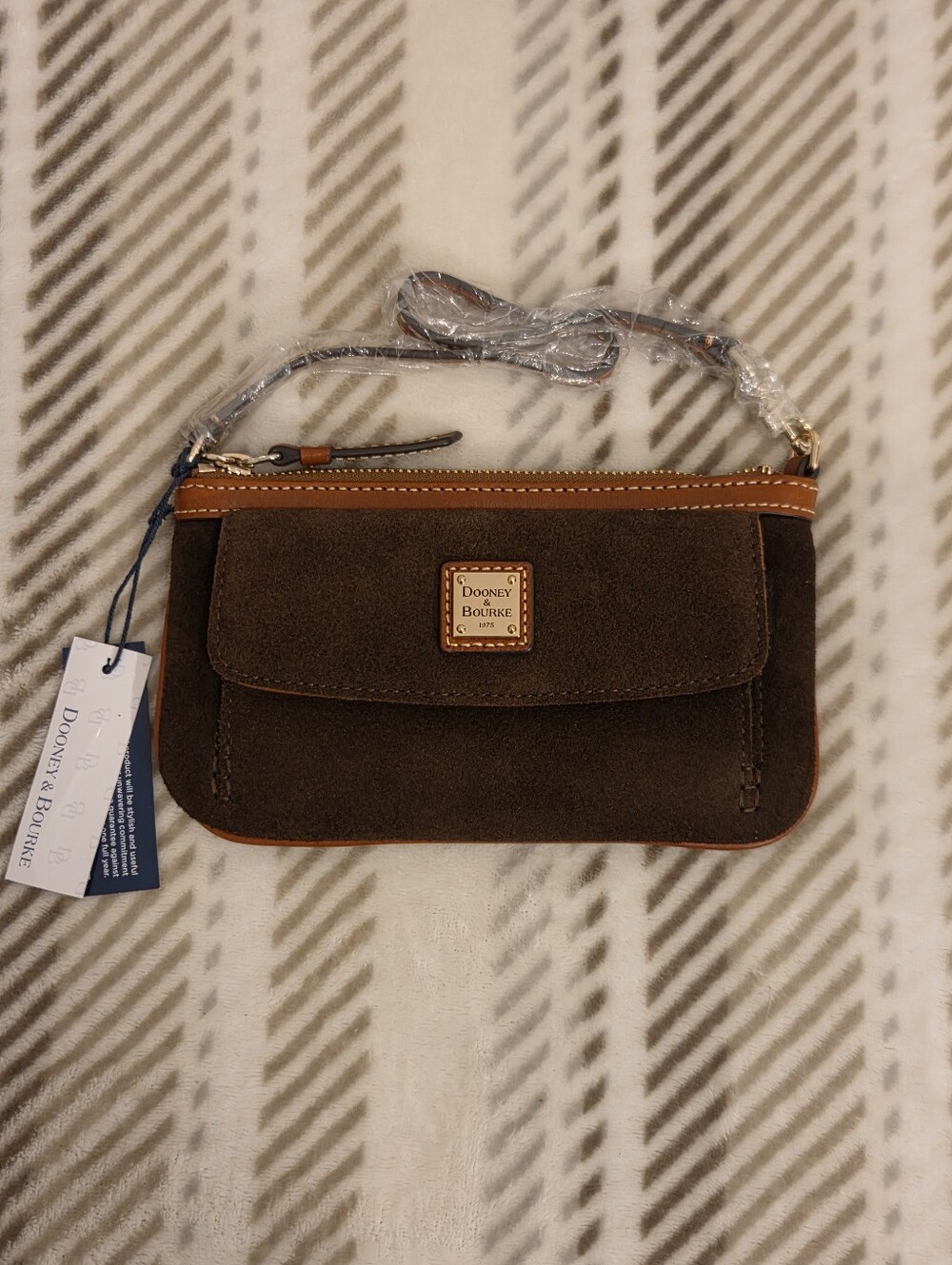 NWT Dooney & Bourke Suede Flap Crossbody / Wristlet Pouch 😍